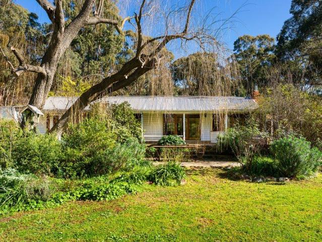 Heritage Charm and Garden on the Edge of the Diggings