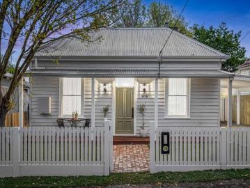 Heritage Charm In The CBD!