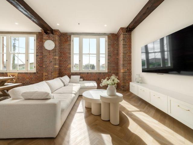 HERITAGE CHARM, LUXURY FINISHES + BESPOKE ELEGANCE IN THE DAKOTA WOOLSTORE