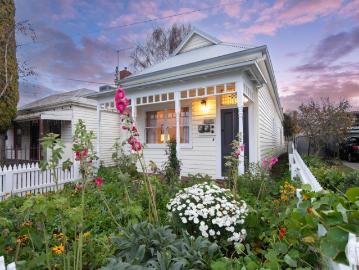 Heritage Charm of Yesteryear Meets Inner City Convenience