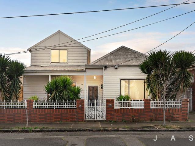 Heritage Charm, Superb Lifestyle Location
