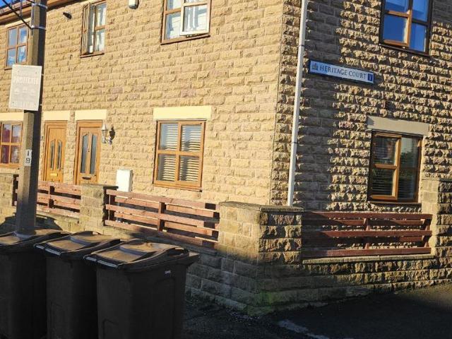 Heritage Court, Hemingfield S73 2 bed terraced house to rent £725 pcm £167 pw