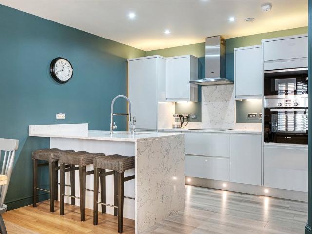 Heritage Court, Lower Bridge Street, Chester, Cheshire CH1, 3 bed flat to rent, £2,000 pcm | PrimeLocation