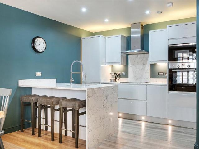 Heritage Court, Lower Bridge Street. 3 bed apartment to rent £2,000 pcm £462 pw