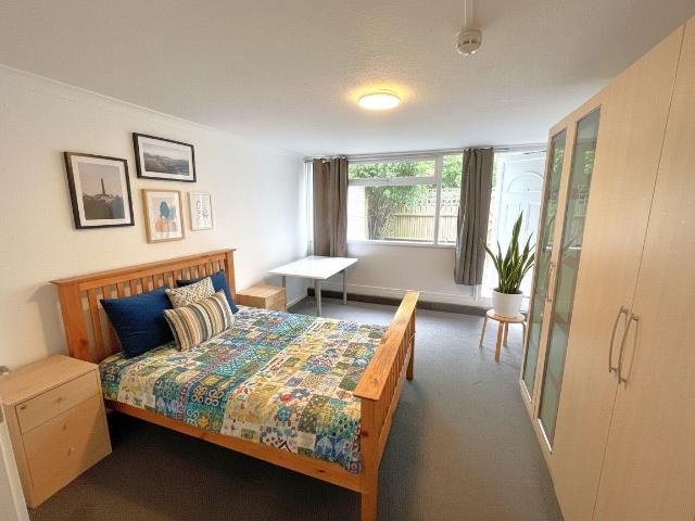 Heritage Close, Uxbridge, Greater London UB8, 6 bed property to rent, £4,000 pcm | PrimeLocation