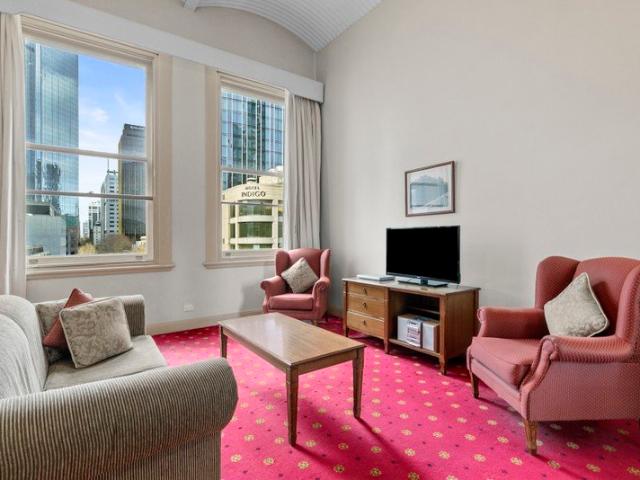Heritage Grandeur with a Spencer Street Outlook