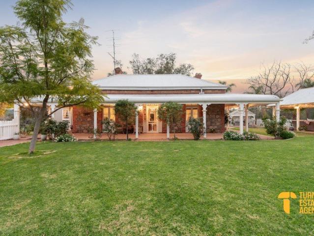 Heritage Homestead, Dual Living, Pool & Powered Shed on 2.83ha