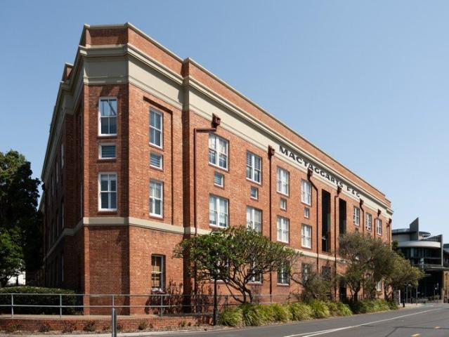 HERITAGE LIVING STEPS FROM THE RIVER