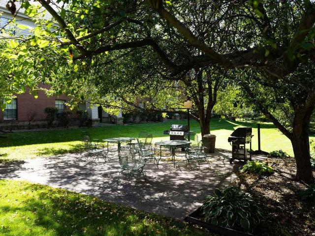 Heritage Park Apartments 2 Bedroom Apartment for Rent at 425 Chan Vw, Chanhassen, MN 55317