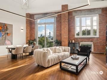 Heritage Scale, Contemporary Sophistication in Teneriffe