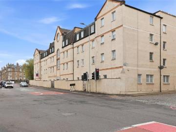 Hermand Crescent, Slateford. 2 bed apartment to rent £1,295 pcm £299 pw