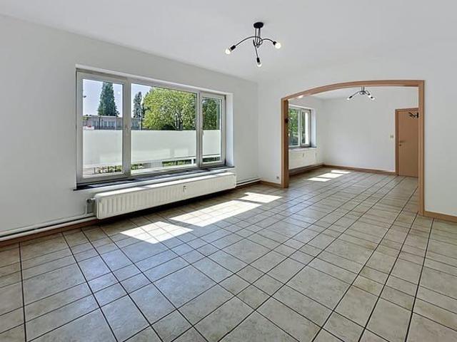 Hermann Debroux, duplex 3bed + office + 2 terraces + garden