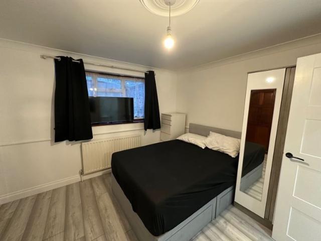 Hermit Road, London E16, Studio to rent, £1,200 pcm | PrimeLocation