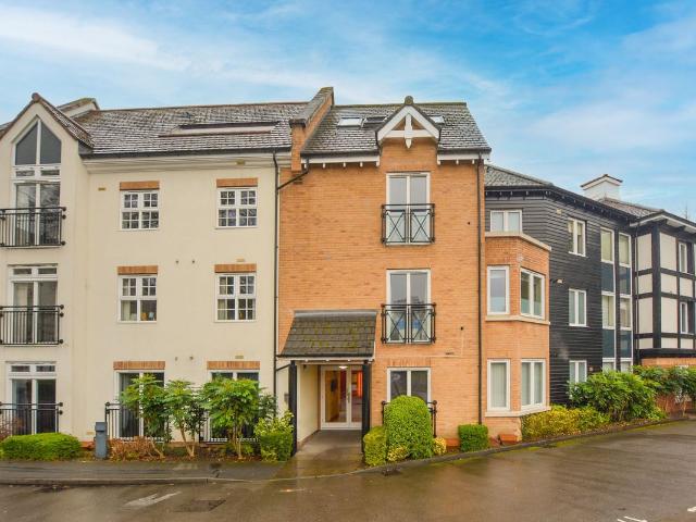 Hermitage Court, Honeywell Close, Oadby, Leicester LE2, 2 bed flat to rent, £1,100 pcm | PrimeLocation