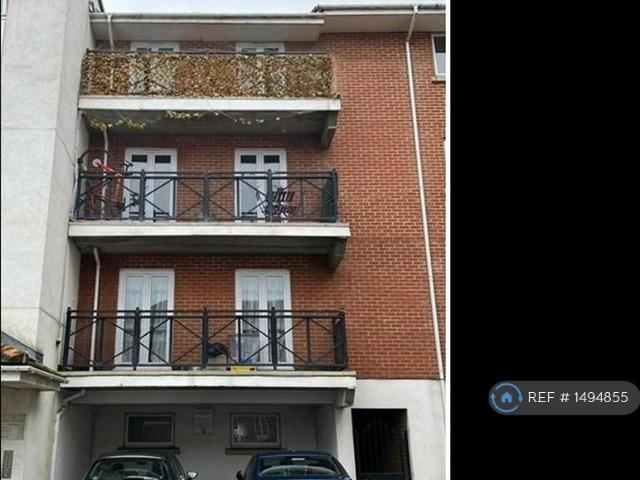 Hermitage Close, London, SE2 2 bed flat to rent £1,650 pcm £381 pw