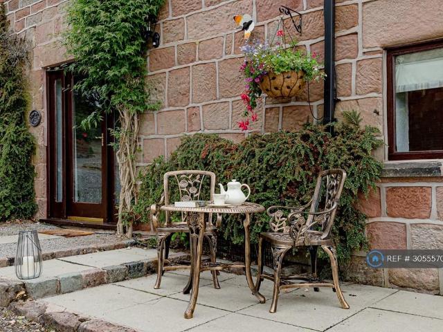 Hermitage Farm, Froghall. 2 bed terraced house to rent £1,250 pcm £288 pw