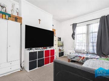 Hermitage Road, Finsbury Park. 2 bed apartment to rent £2,150 pcm £496 pw
