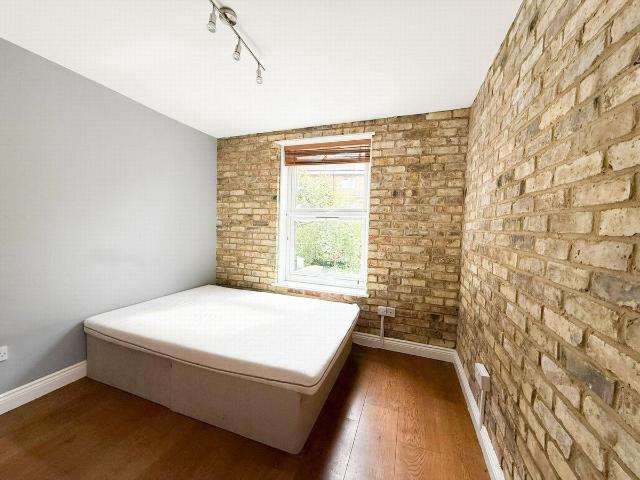 Hermitage Road, London N4, 2 bed flat to rent, £2,000 pcm | PrimeLocation