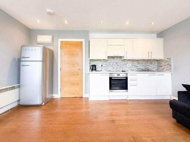 Hermitage Road, London N4, 2 bed flat to rent, £2,000 pcm | PrimeLocation