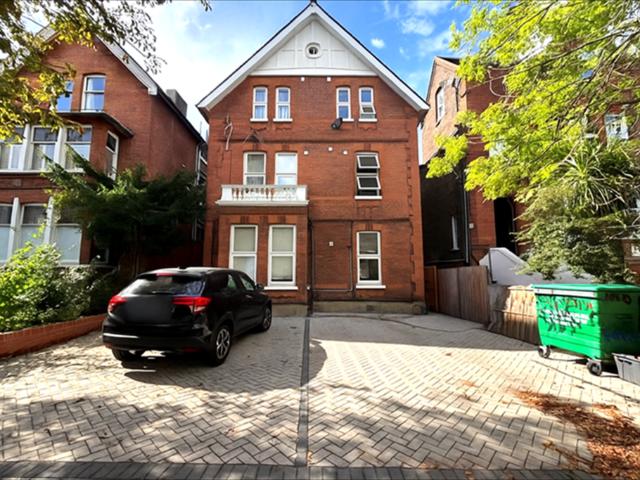 Hermon Hill, Wanstead, E11 1 bed apartment to rent £1,395 pcm £322 pw