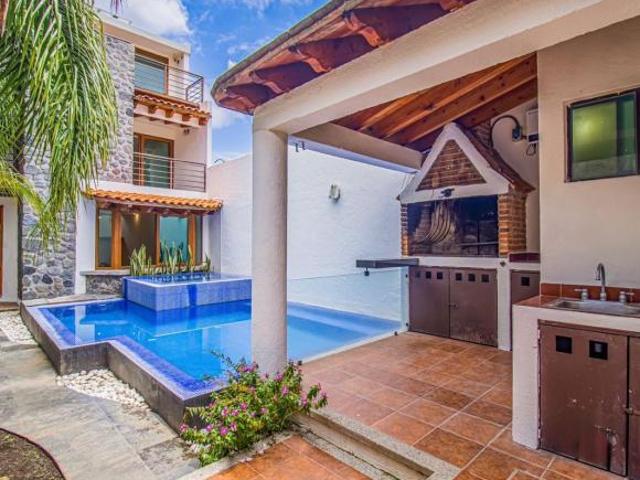 INVERSION AIRBNB HERMOSA CASA 3 PISOS ALBERCA PRIV Y TECNOLOGIA AUTOSUSTENTABLE