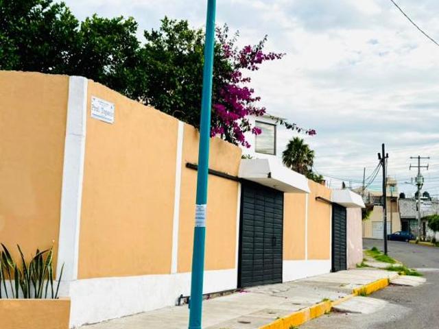 Oportunidad casa c/ jardín, arboles frutales, en esquina excelente ubicación
