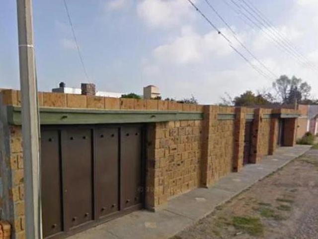 HERMOSA CASA CON ALBERCA EN VENTA DE REMATE EN S.L.P