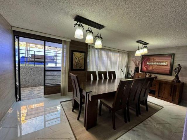 Hermosa casa con amplios espacios en 3 niveles en Lomas de las Águilas, CDMX