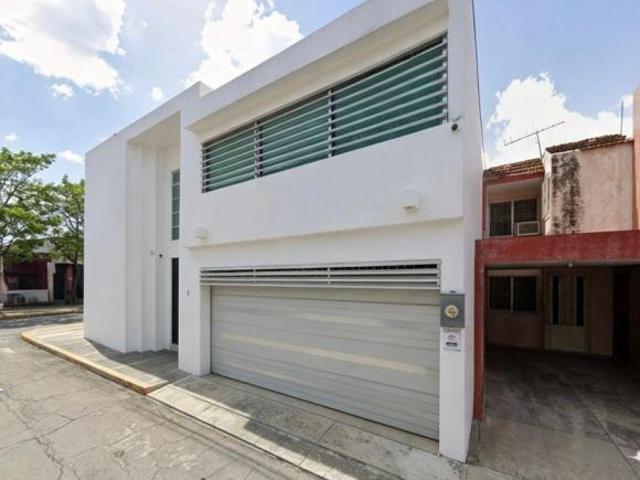 HERMOSA CASA CON EXCELENTE UBICACIÒN CERCA DE LA PLAYA EN CAMPECHE