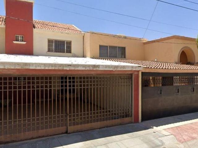 HERMOSA CASA CON EXCELENTE DISTRIBUCION, UBICADA EN ZONA DE ALTA PLUVALIA