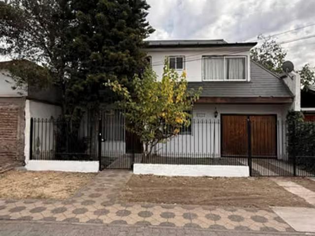Hermosa casa con gran conectividad 1796 | dormitorios por 198000. 00 en San Joaquín