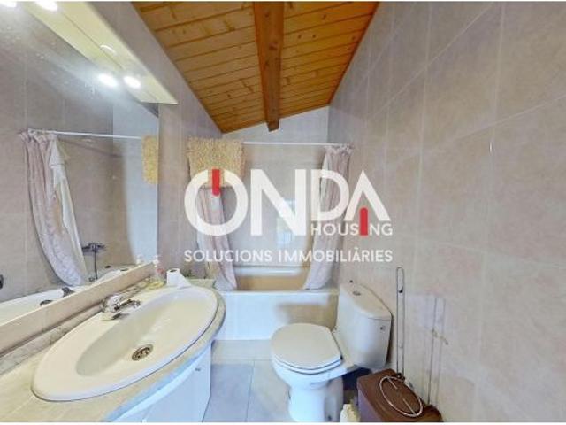 ? Hermosa Casa con Jardín en Venta en Tremp ?