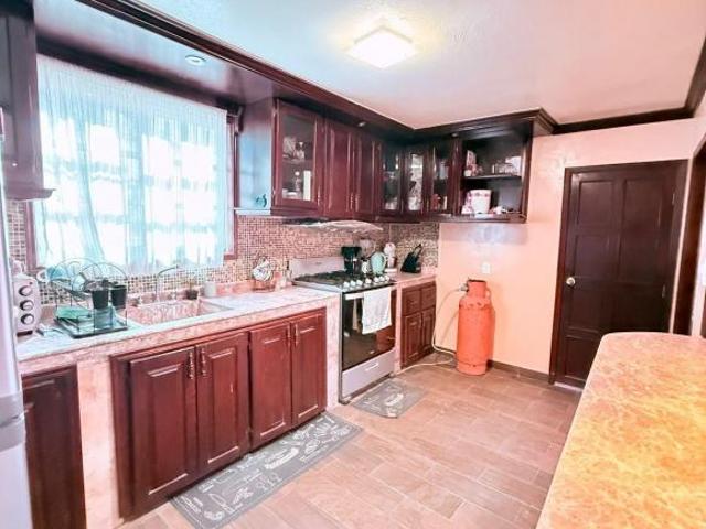 Hermosa casa con local comercial y 2 depas independientes zempoala pueblo mágico