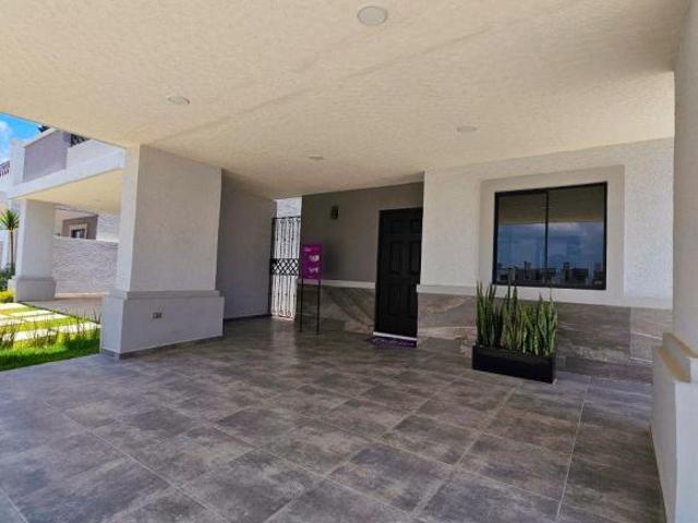 HERMOSA CASA CON RECAMARA COMPLETA EN PLANTA BAJA