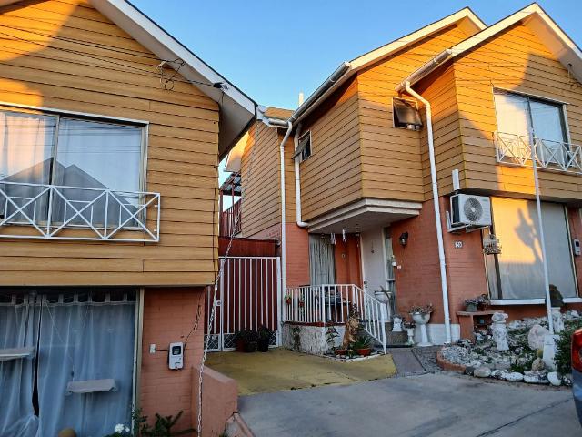 HERMOSA CASA CONDOMINIO BELLOTO