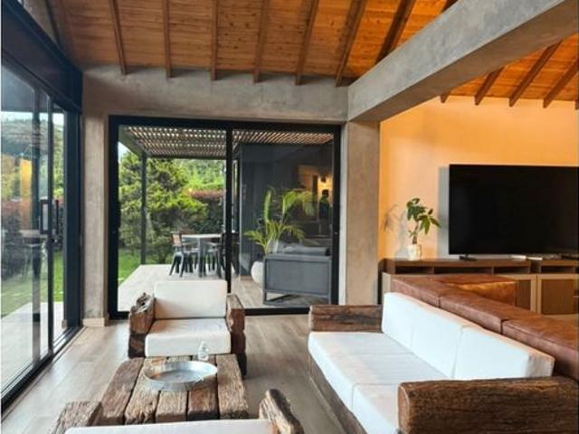 HERMOSA CASA CAMPESTRE EN SANTA ELENA PARA ALQUILAR