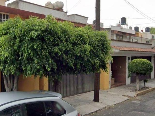 HERMOSA CASA CERCA DE METRO CAMARONES