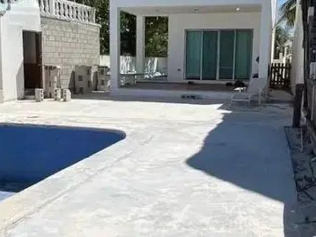| Hermosa Casa Amueblada En La Playa, En Renta. |