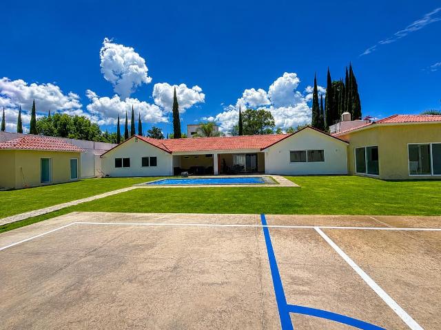 Hermosa casa amueblada en RENTA en La Florida
