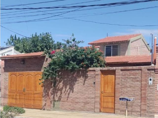 Hermosa Casa Amoblada, 3 Dorm. 2 Baños Contrato Por 2 Años. Rivadavia