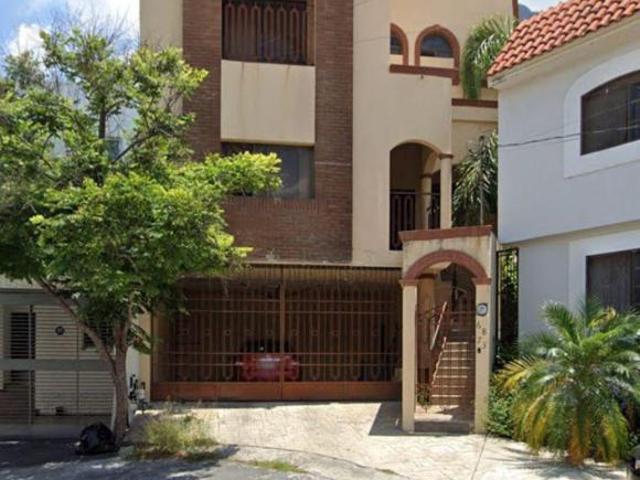 HERMOSA CASA ADJUDICADA, EN EL PEDREGAL DE LA CASCADA, MONTERREY, CERCA DE SUPER MERCADO