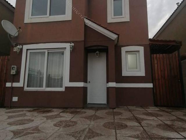 Hermosa casa Aislada en Barrio los Ciruelos de Buin