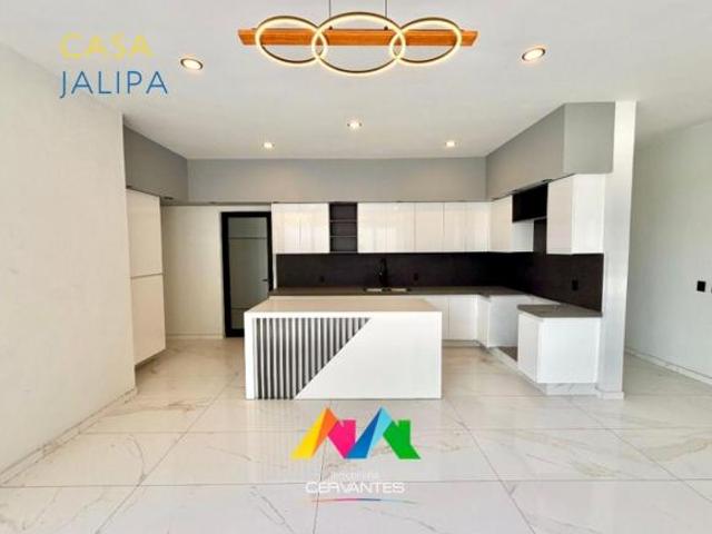 Hermosa casa de 3 recamaras y 3.5 baños venta en Jalipa