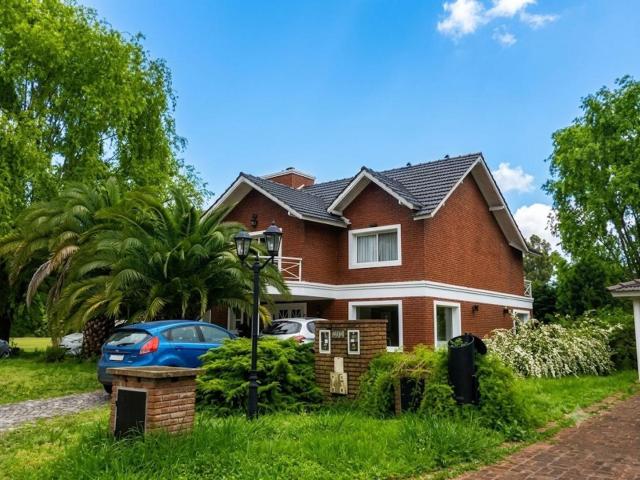 Hermosa casa de 6 ambientes