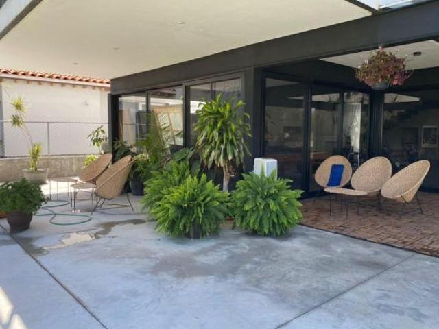 Hermosa casa de autor colinda al campo de golf San Gil amplio jardín