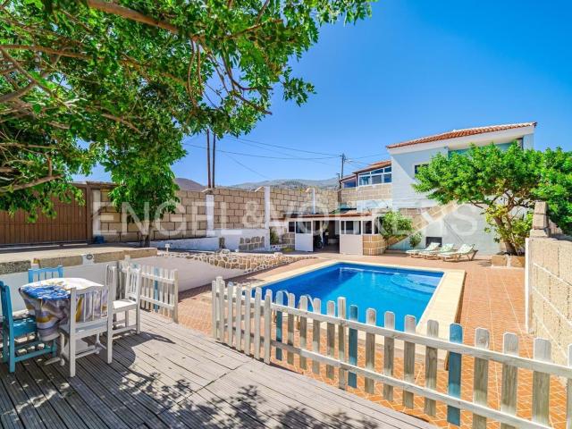 Hermosa casa de estilo canario en Granadilla 256m² Cruz de las Animas