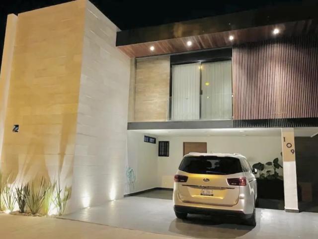 Hermosa casa de lujo en portafontana | zona norte León