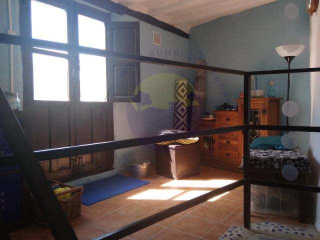 Hermosa casa de pueblo con muchas características originales situada en el barrio bajo de Cádiar