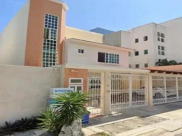 Hermosa Casa de Recuperación Bancaria Ubicada en Cancún, Quintana Roo *NO CRÉDITOS