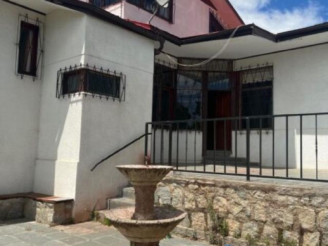 Hermosa Casa de tres niveles en Quilpué